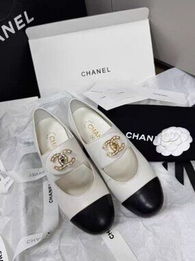Chanel Black White Cap‑Toe Crystal Buckle Mary Jane Flats
